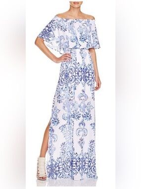 Show me your Mumu Off-Shoulder Blue & White Floral Maxi Dress size small